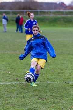 Bild 41 - B-Juniorinnen TSV Gnutz o.W. - SV Henstedt Ulzburg II : Ergebnis: ca. 5:0